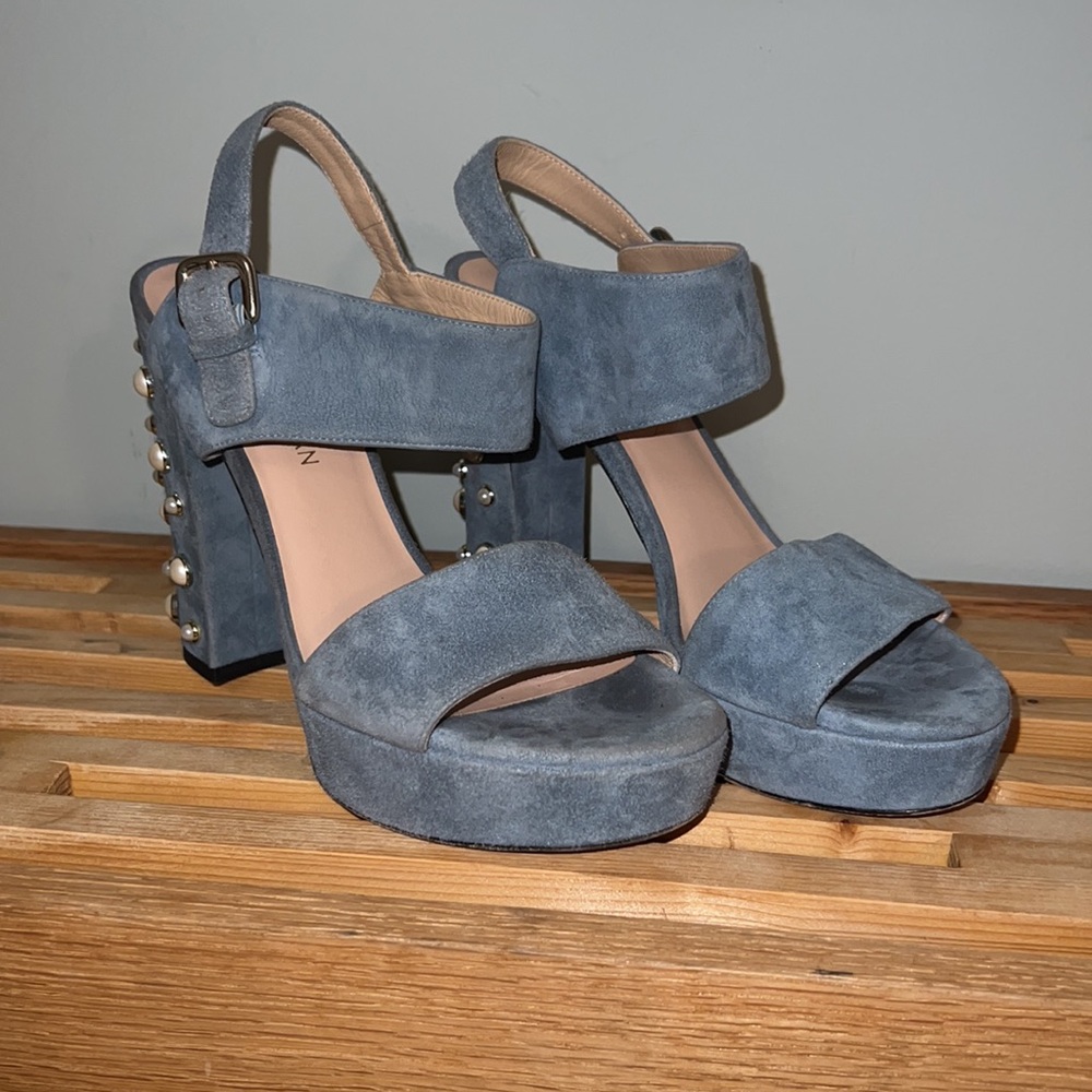 Rare Stuart Weitzman light blue pearl heels